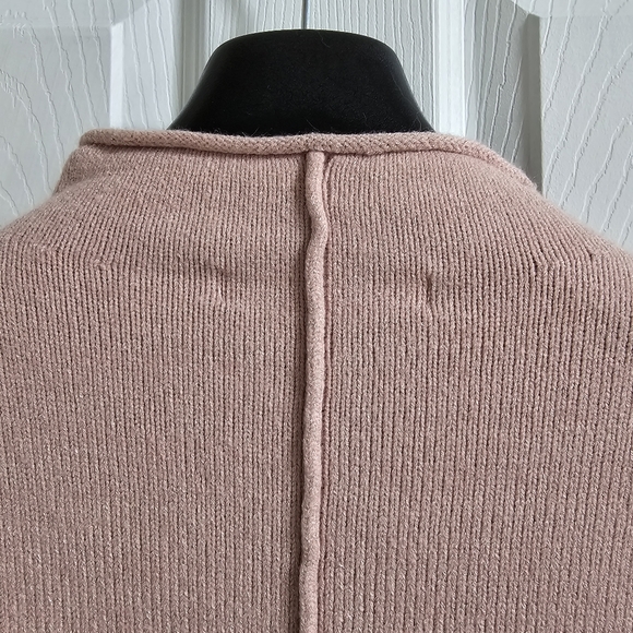 🌷Seven Sisters pink knit sweater - Picture 3 of 9
